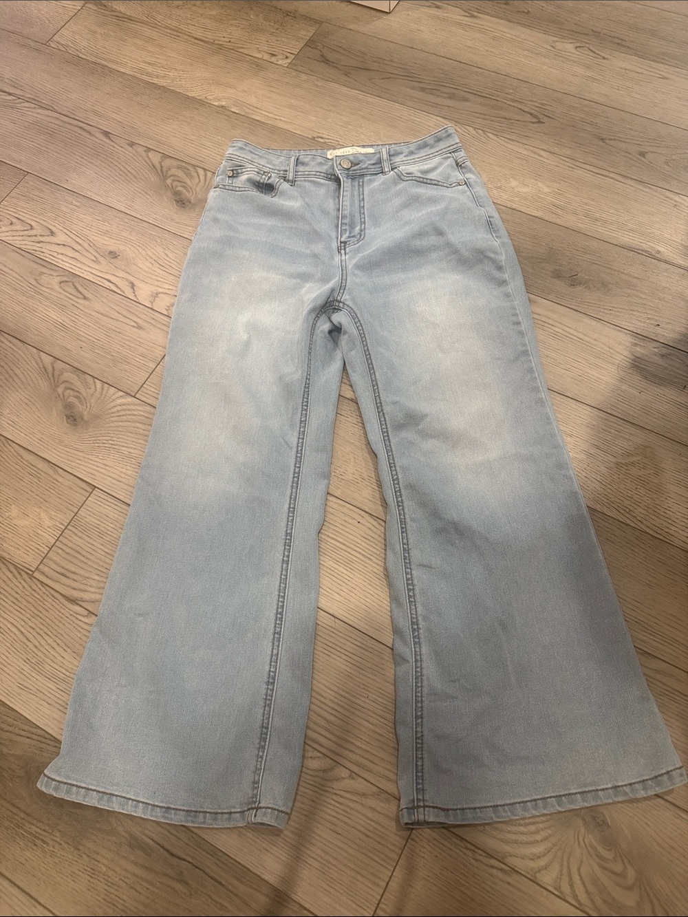 Light Wash Flared Wide-Leg Jeans — Women